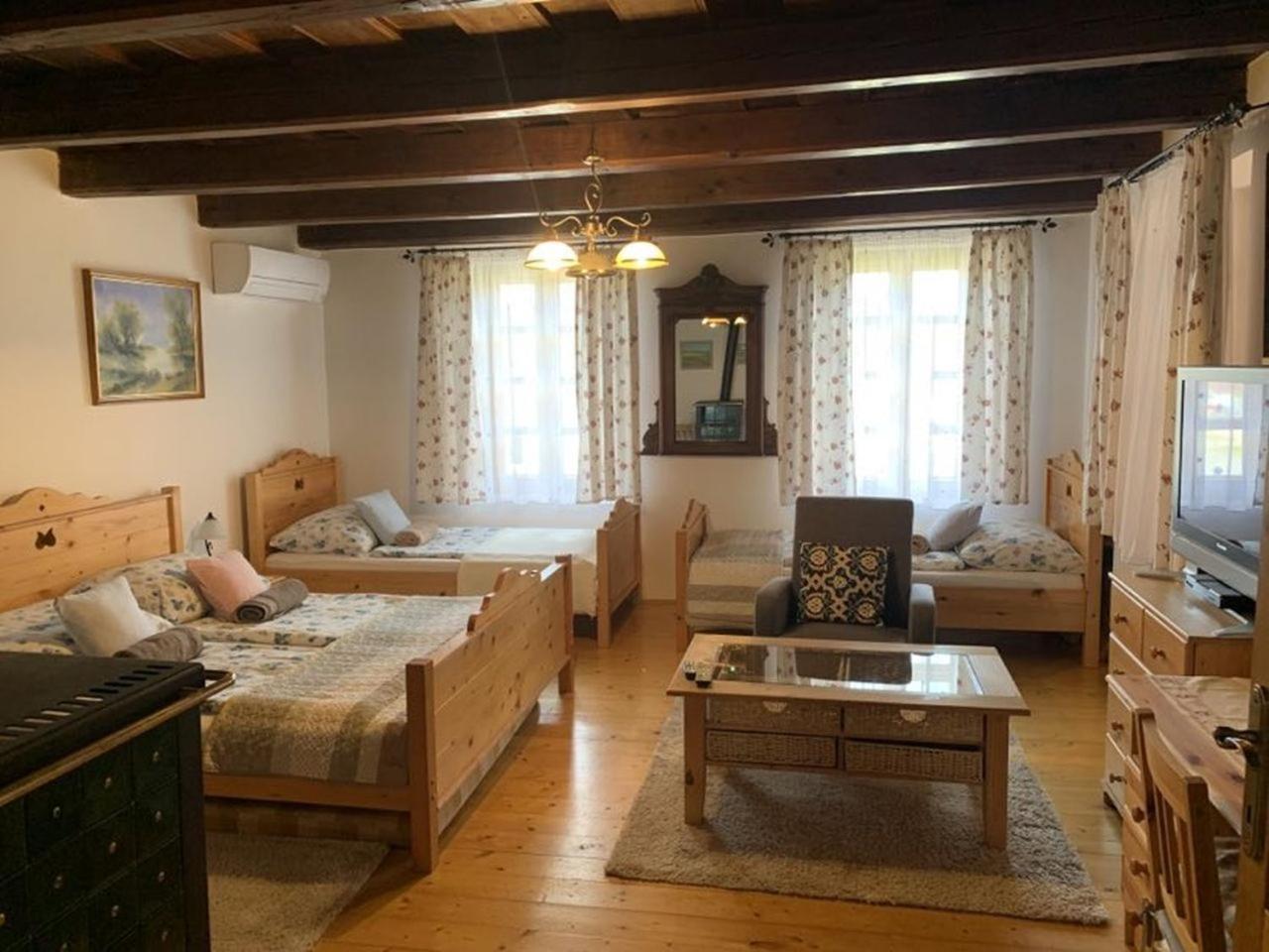 Tulipanos Vendeghaz Appartement Fertoszentmiklos Buitenkant foto